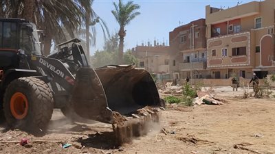 استمرار الحملات المكبرة لإزالة التعديات والعشوائيات بحي فيصل بالسويس 
