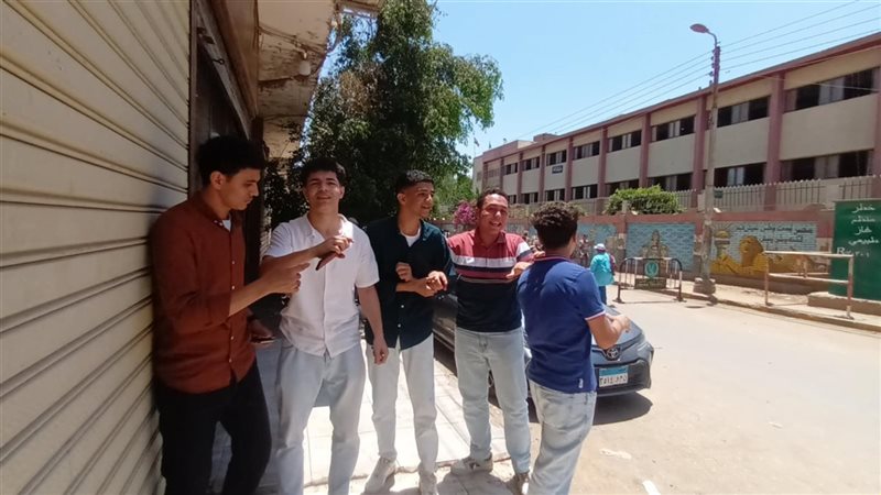 طلاب الثانوية العامة