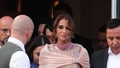 الملكة رانيا تخطف الأنظار بحفل ما قبل زفاف جيف بيزوس ولورين سانشيز