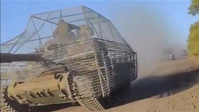 حقيقة صورة الدبابة المغلفة المتداولة تثير سخرية مستخدمي مواقع التواصل