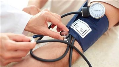 7 طرق طبيعية تخفض ضغط الدم فورًا بدون دواء                         