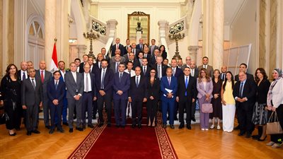 وزير الخارجية يؤكد على الدور الحيوي للقطاع الخاص لتحقيق الأهداف الاقتصادية 