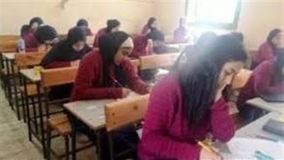 رفض النقل للمستشفي..  إصابة طالب بحالة هبوط داخل اللجنة بالفيوم