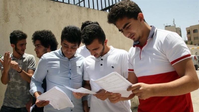 طلاب الدبلومات الفنية