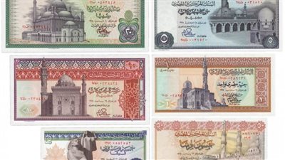 بدءًا من المقايضة للأنترنت..تطورات تحويش المصريين أموالهم على مدار العقود  