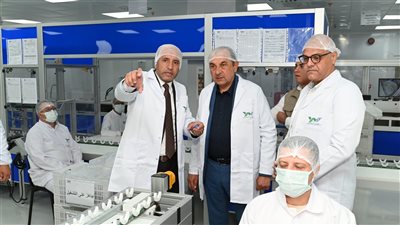 وزير قطاع الأعمال يطلق التشغيل التجريبي لمصنع فلاتر الكلى المطوّر بالقليوبية