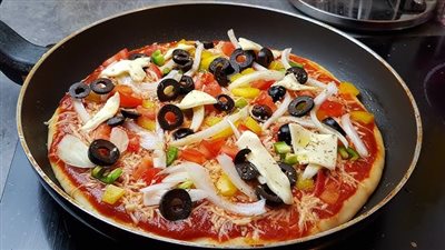 قبل ما تعملي كيكة أو بيتزا الطاسة.. لازم تعرفي أسرار الشيف أميرة