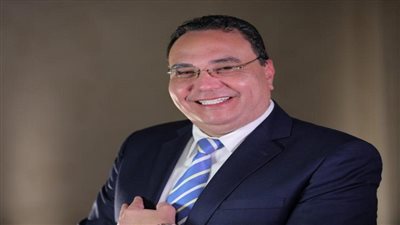 علاج عصبي.. استشاري صحة نفسية يزف بشرى سارة لعشاق الروايات الخيالية |  فيديو