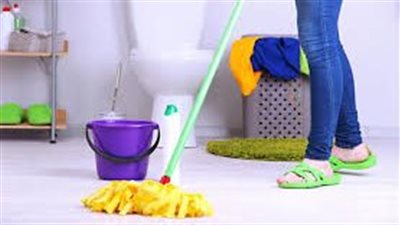 الماء الساخن في التنظيف المنزلي: متى تستخدمينه للحصول على أفضل نتائج؟ 