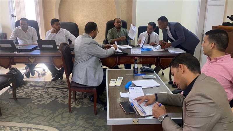 أثناء تقدم المرشحين
