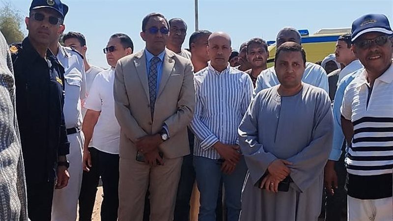 محافظ قنا