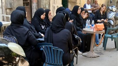 بملابس الحداد السوداء .. الحزن يخيم على أهالي ضحايا سنترال رمسيس 