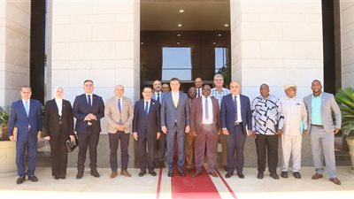 وزير الزراعة يبحث مع وفد برلماني ناميبي تعزيز التعاون الزراعي بين البلدين