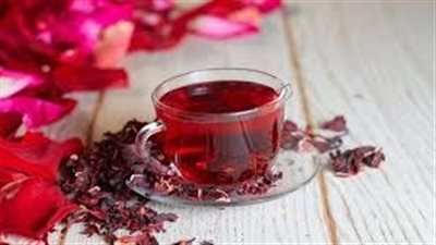 شاي الكركديه لخفض ضغط الدم.. فوائده وتحذيرات هامة 