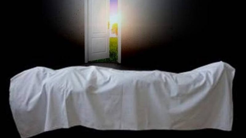 هل يشعر الموتى بالأحياء؟