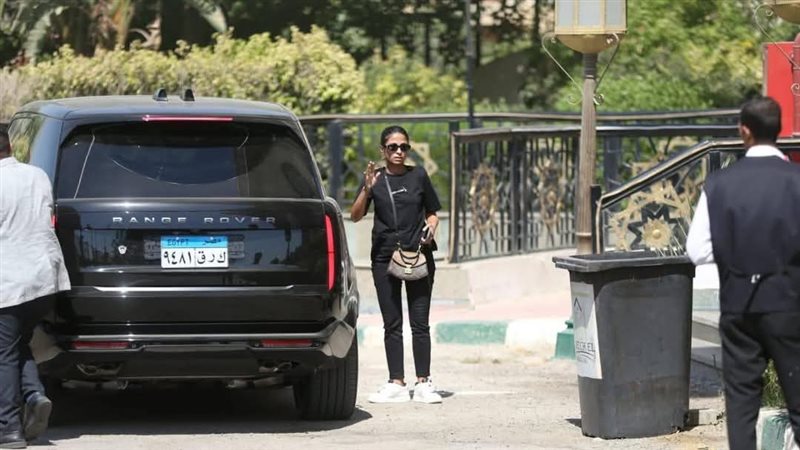 روبي من جنازة سامح