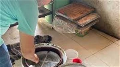 ضبط 125 كجم أغذية فاسدة بالعبور وتوصي بغلق 3 منشآت غذائية بالقليوبية 