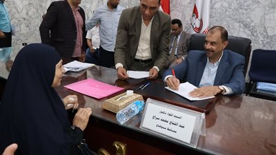 محافظ سوهاج يعقد اللقاء الجماهيري الأسبوعي للاستماع إلى شكاوى وطلبات المواطنين