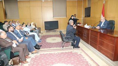محافظ بني سويف: تحديد موعد زمنى للانتهاء من مشروع الصرف الصحي 