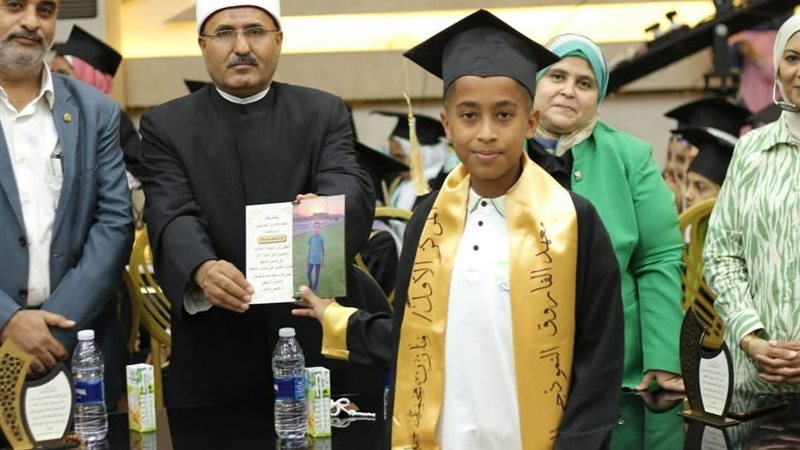 جانب من حفل التخرج