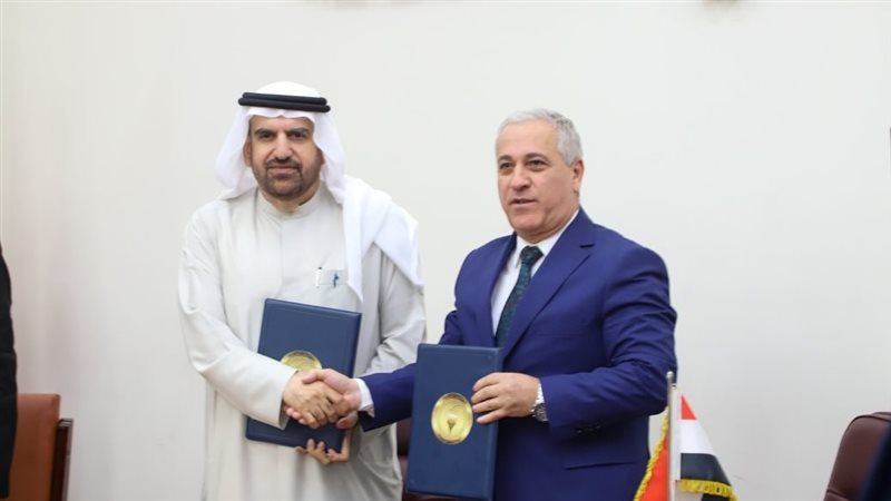جانب من توقيع الاتفاقية