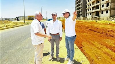 رئيس جهاز مدينة القاهرة الجديدة يتفقد مشروعات الإسكان وتطوير الطرق  