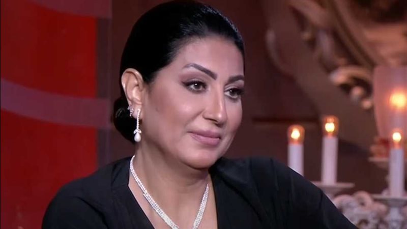 وفاء عامر