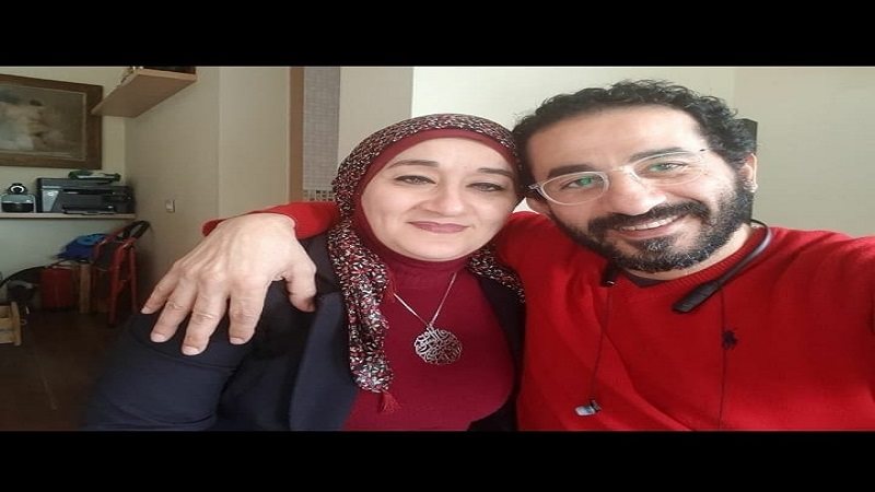 سالي حلمي شقيقة أحمد