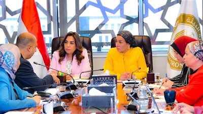 منال عوض تجتمع بالرئيس التنفيذي لجهاز تنظيم وإدارة المخلفات 