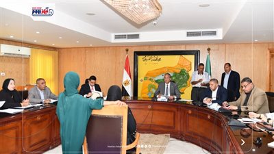 محافظ الفيوم يوجه بتوفير مشروعات وفرص عمل بالقطاع الخاص لذوي الهمم