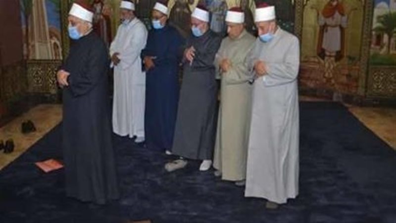 الصلاة في الكنسية