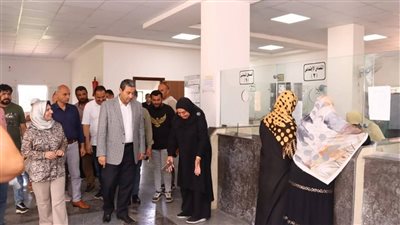 محافظ دمياط يتفقد المجمعات الخدمية ووحدة طب الأسرة بكفر سليمان وكفر المنازلة