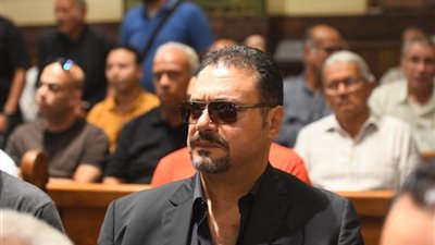 مراد مكرم ينهار بعد وفاة صديقه: 