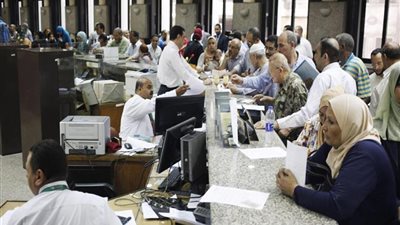 البنوك تتكلم بلغة العملاء..كيف غيرت المنتجات الجديدة علاقة المصريين بالمصارف؟