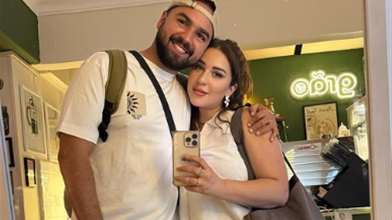 أسما شريف منير وزوجها