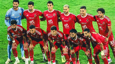 أمير هشام: الأهلي لم يتلقى عروض للشناوي.. وريبيرو لن يعتمد على حارس واحد