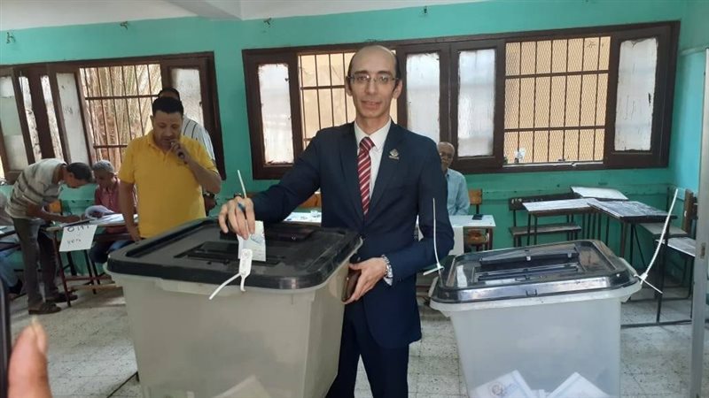 محمد عبدالعزيز يدلي