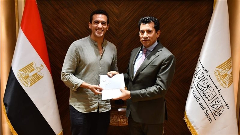 وزير الشباب والرياضة