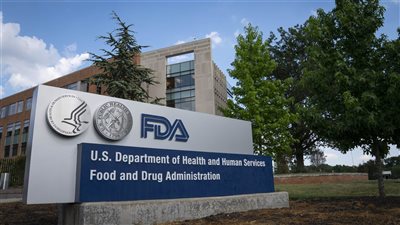 بعد إقالته المفاجئة.. براساد يعود إلى إدارة الغذاء والدواء FDA 