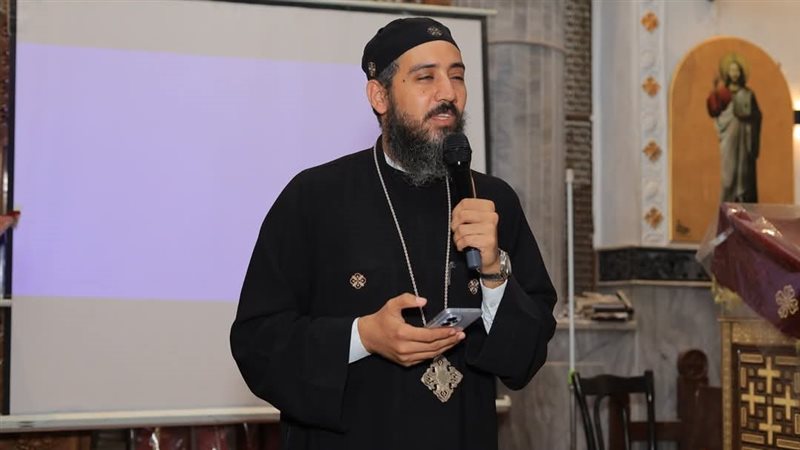 كاهن كنيسة قنا