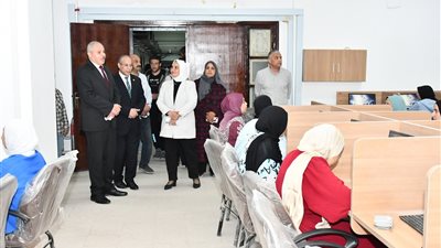 انطلاق امتحانات منتصف الفصل الدراسي الثاني بكلية الطب البيطري بجامعة قناة السويس