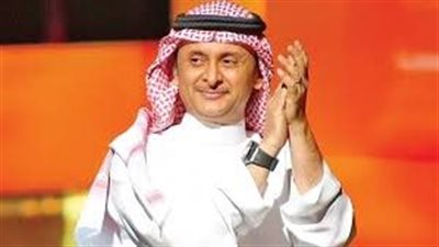 « منه المال ومنها العيال» .. الفنان السعودي عبدالمجيد عبدالله يحتفل بعقد قران نجله 