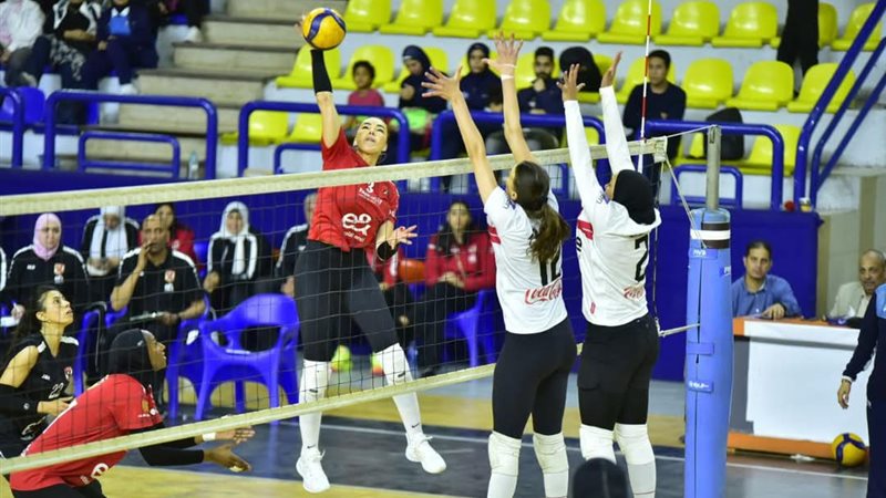 من قمة الأهلي والزمالك