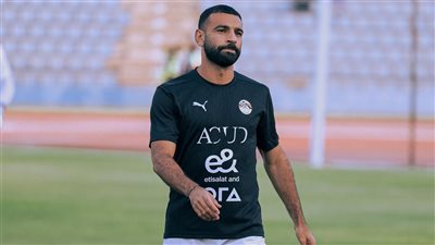 معلق رياضي شهير يطالب بإعفاء محمد صلاح من معسكر المنتخب 