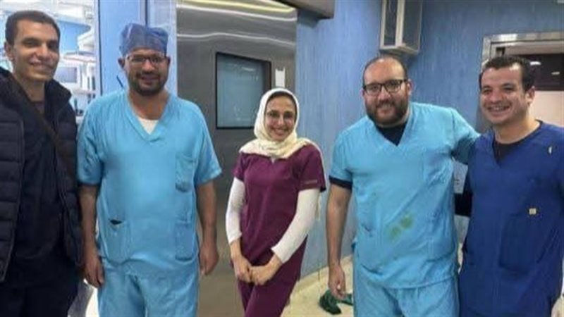 فريق الأطباء بمستشفي