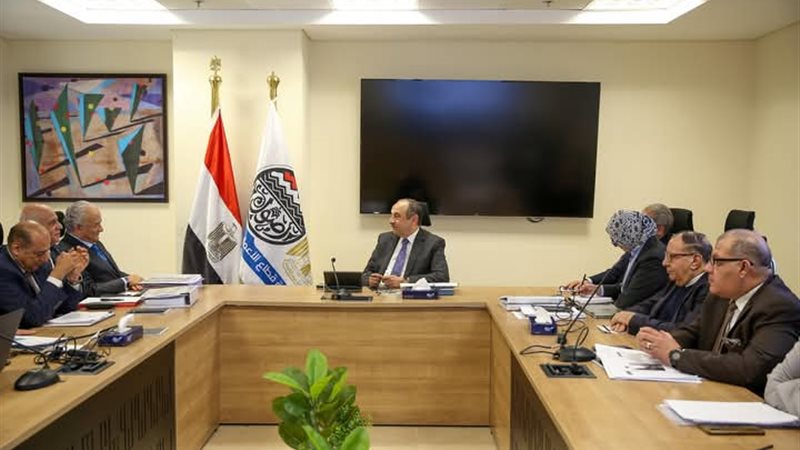اجتماع وزيرقطاع الاعمال