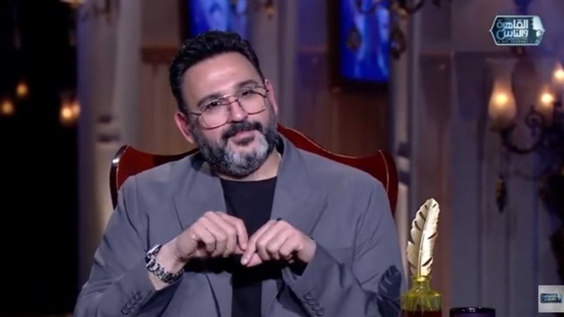 الفنان أكرم حسني