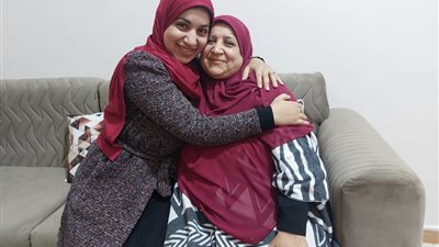 أحلام.. قصة كفاح أم مثالية من سوهاج بعد رحيل زوجها