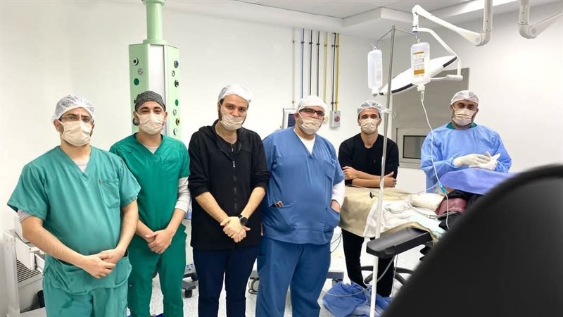 الطاقم الطبي بمستشفي