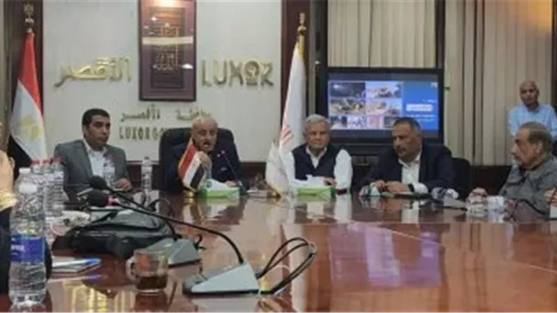 محافظ الأقصر